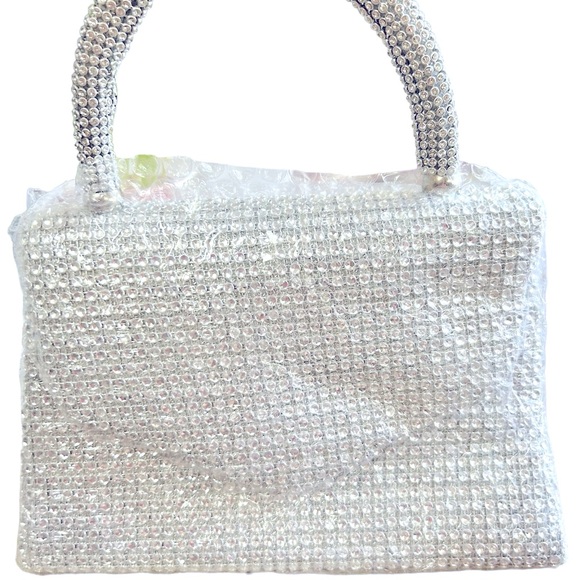 Rhinestone crossbody silver glitter purse with magnet snap closure - Picture 6 of 8